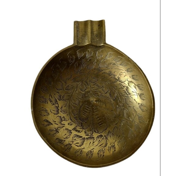 Vintage Boho Brass Engraved Floral Ashtray Trinket Dish Stamped Made in India - Picture 1 of 4